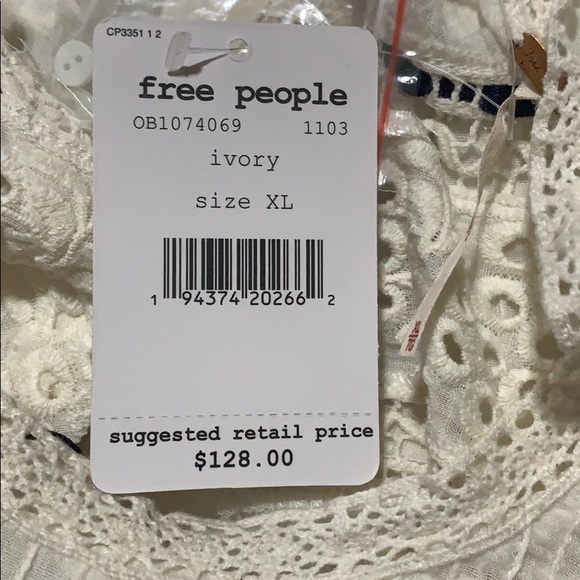 ❗️SOLD❗️Free People Abigail Victorian Top in Ivory - Picture 3 of 5